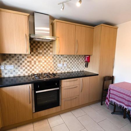 Immaculate 2-Bed Apartment In Isleworth By River Exteriér fotografie