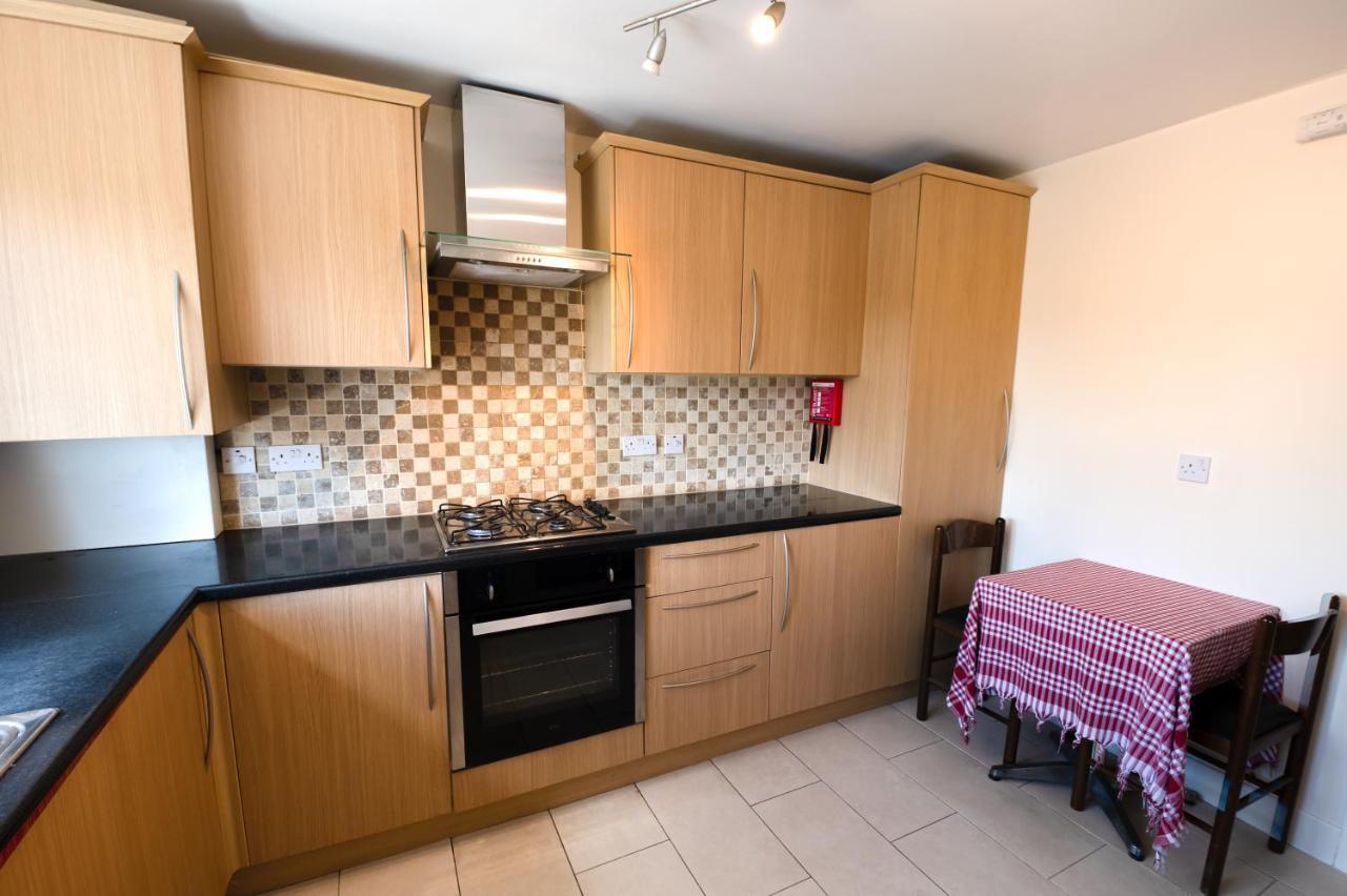Immaculate 2-Bed Apartment In Isleworth By River Exteriér fotografie