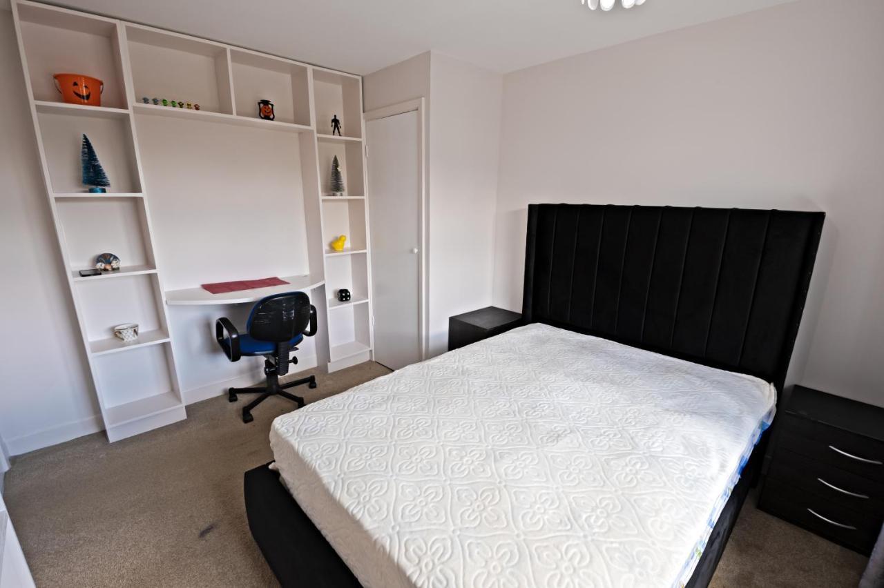 Immaculate 2-Bed Apartment In Isleworth By River Exteriér fotografie